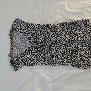 THEORY leopard print V-neck Shirt